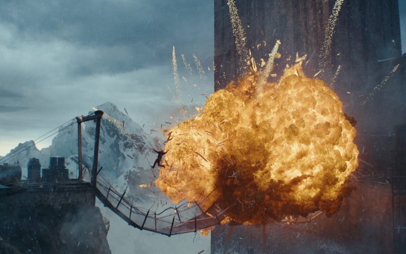 Red Notice Review | A Profitable Flop for Netflix